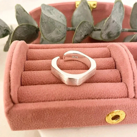 925 Sterling Silver Bar Ring Minimalist Dainty Bar Ring Brushed Silver Ring - Picture 4 of 9